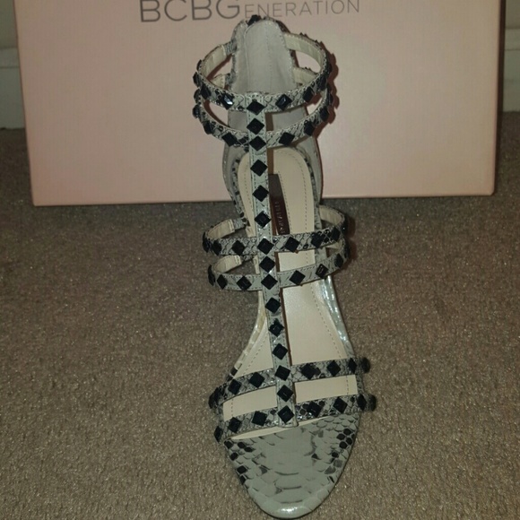 Shoes - Picture 3 of 4